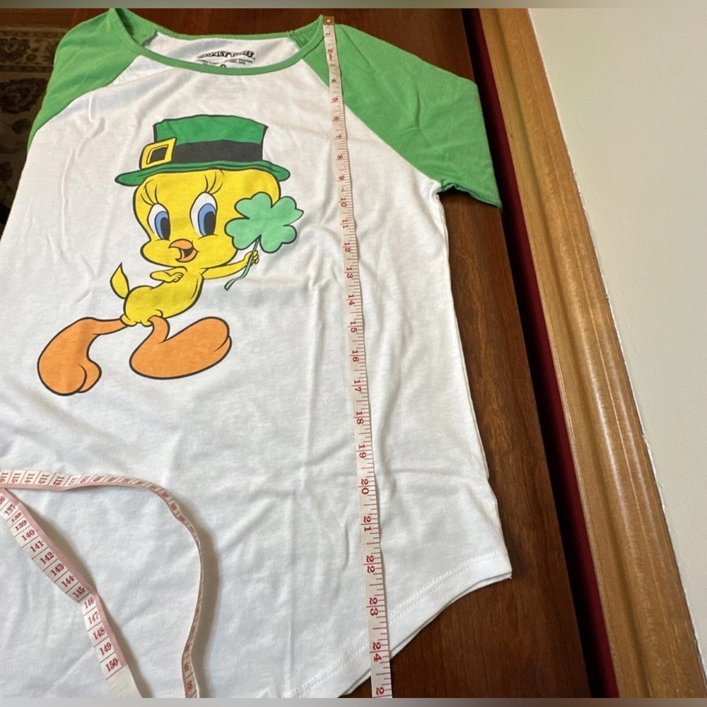 NWT Sz S Looney Tunes Tweety Bird St Patrick's Day Junior's 3/4 Sleeve Raglan - Picture 7 of 8